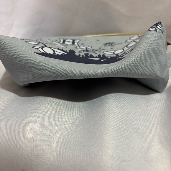 Harry Potter Quiddutch Graphic Zip Cosmetic Case - Picture 7 of 7